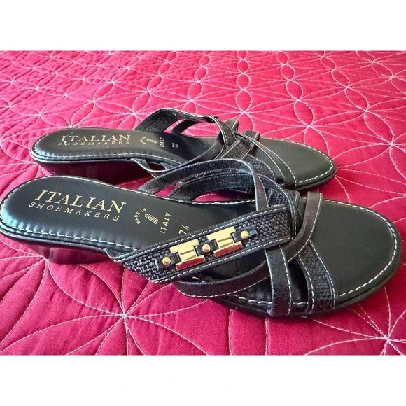 Italian Shoemakers Women's Black Wedge Sandals Size 7 1/2 - Picture 4 of 7